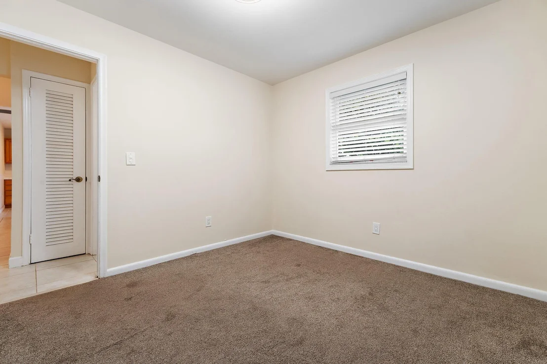 Photo of 678 Riverside Drive