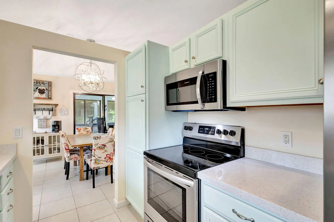 Photo of Unit D at 101 Half Moon Circle
