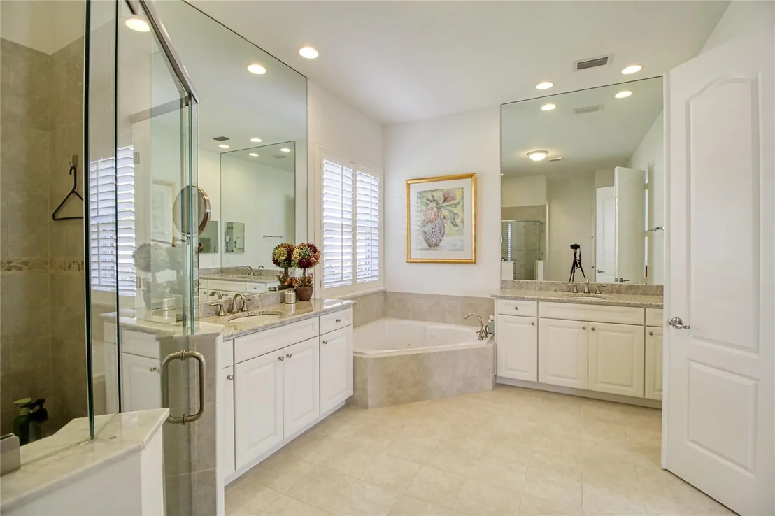 Photo of 10340 Peninsula Place