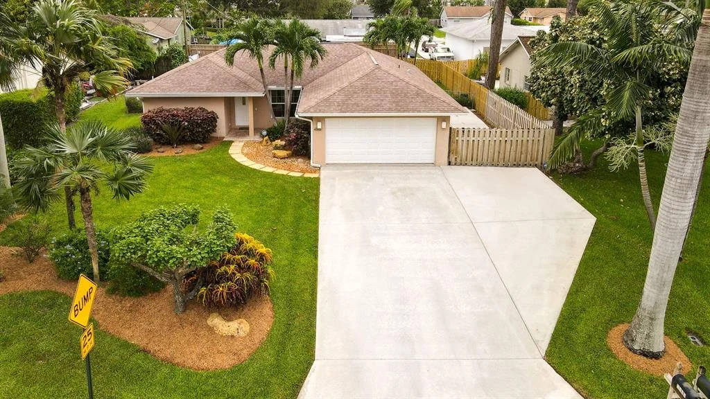 Photo of 4815 Dolphin Drive