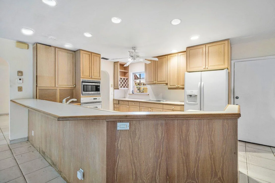 Photo of 1060 Spanish River Road