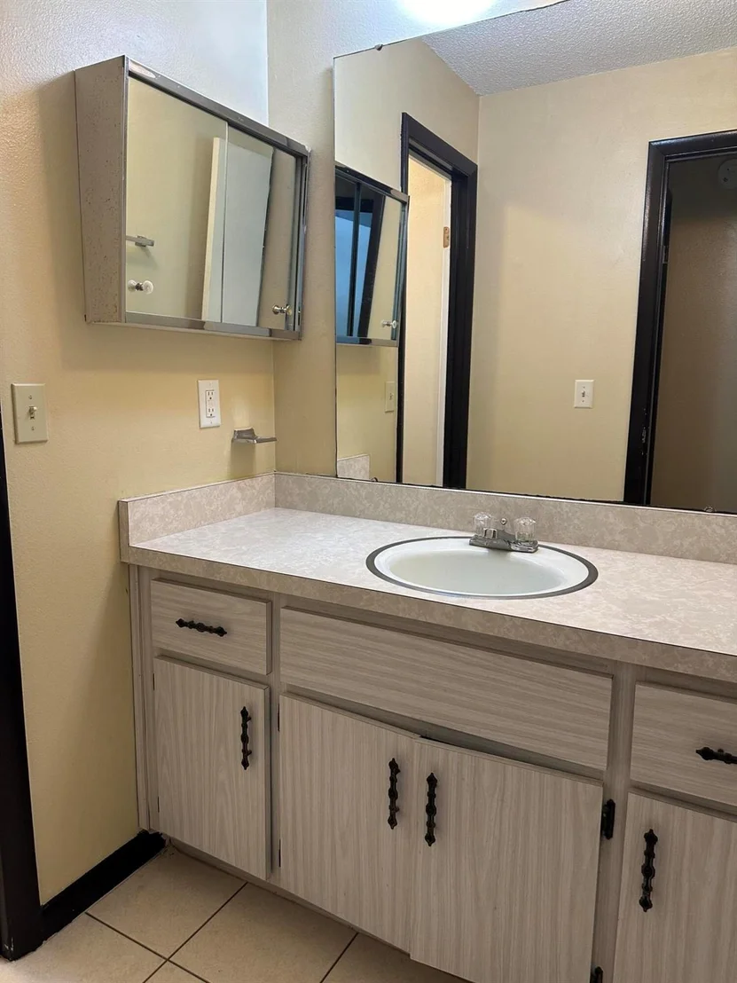 Photo of 583 Bahia Circle