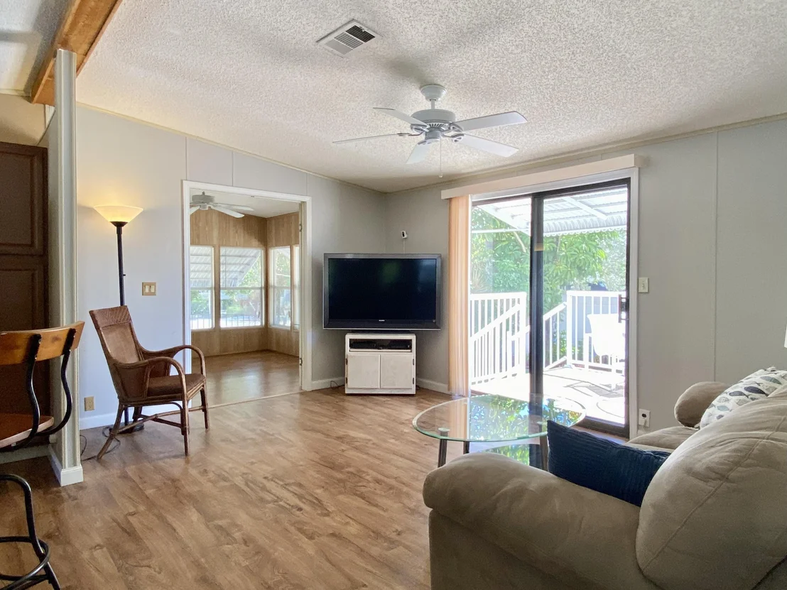 Photo of 400 N A1a 122