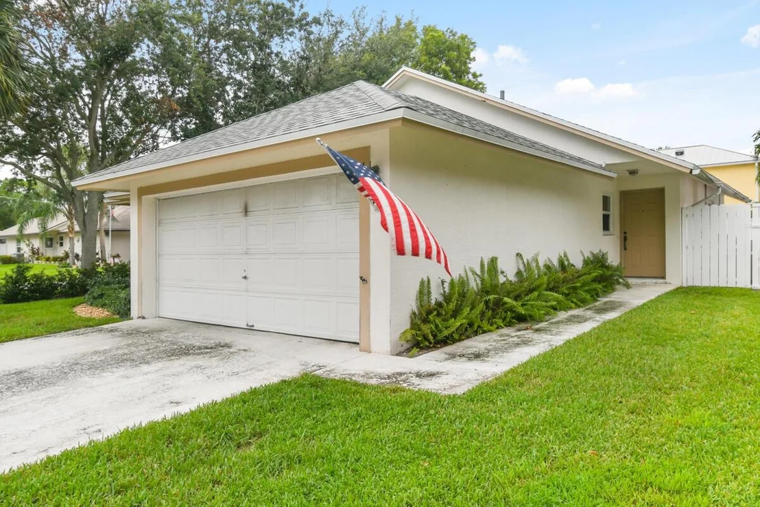 Photo of 102 Pennock Landing Circle