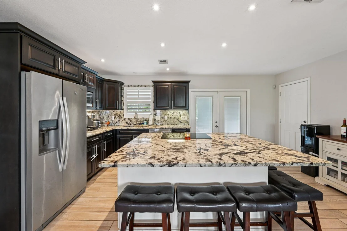 Photo of 405 E Whitney Drive