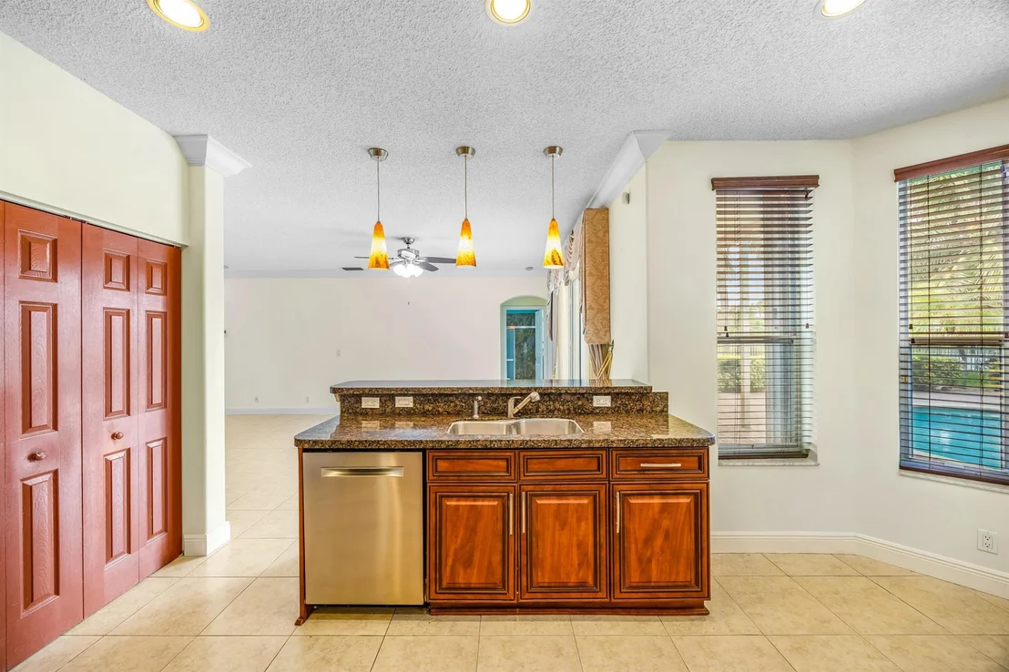 Photo of 6145 Indian Forest Circle