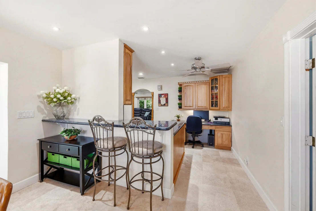 Photo of 390 SE 12th Avenue