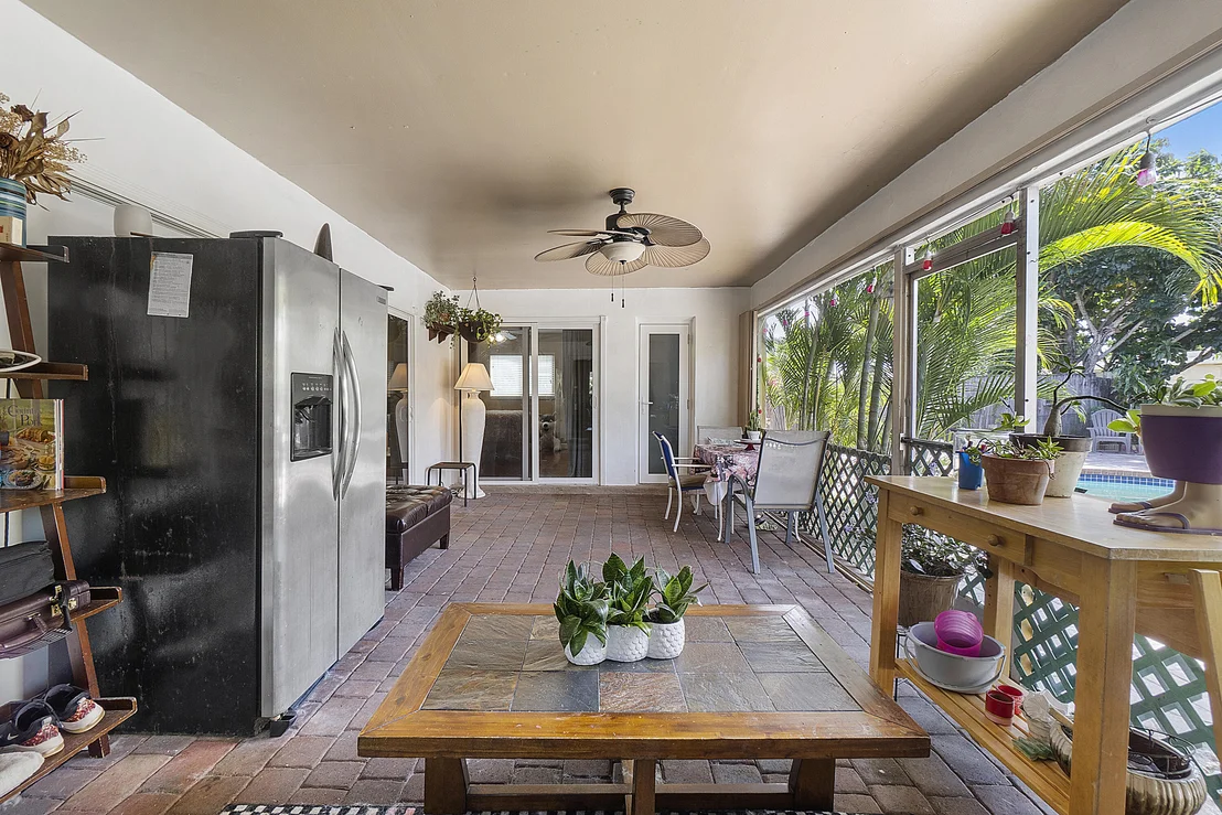 Photo of 6972 NW 8th Street