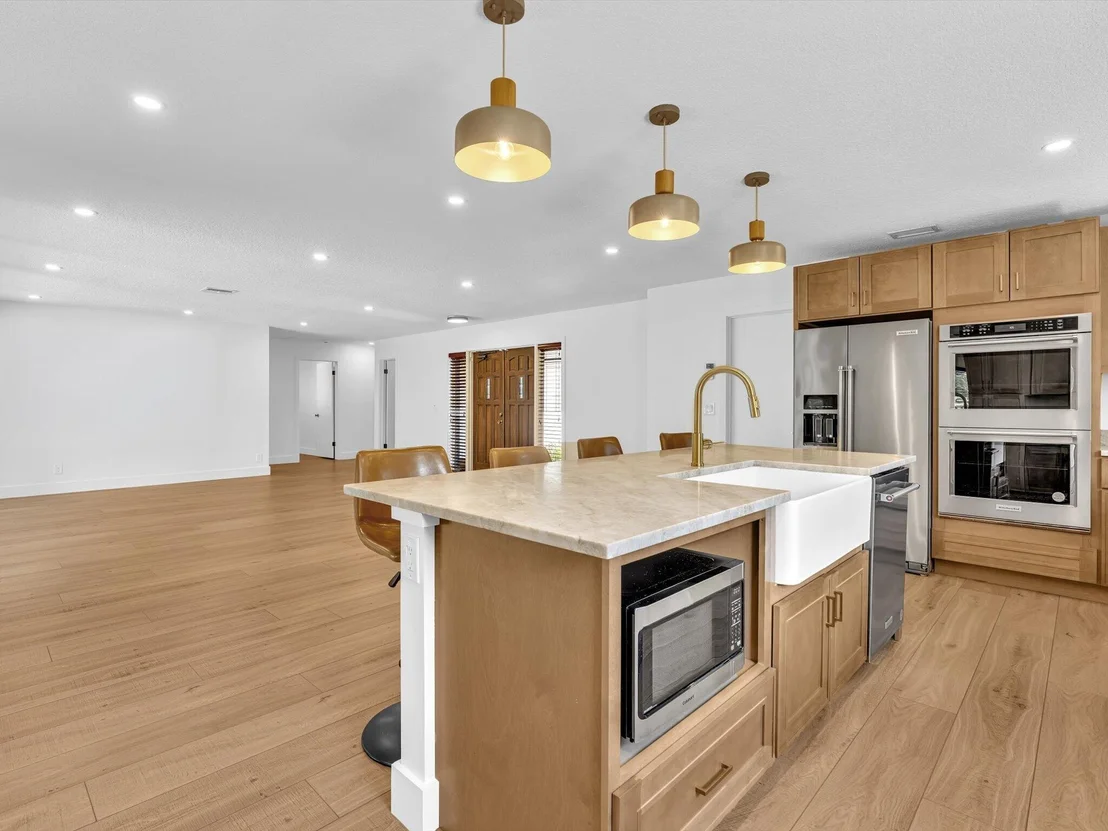 Photo of 3264 Lakeview Drive