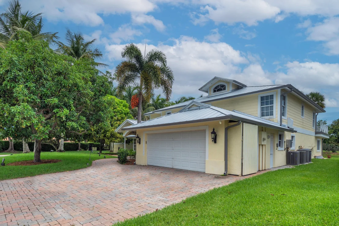 Photo of 5844 Pinebrook Drive