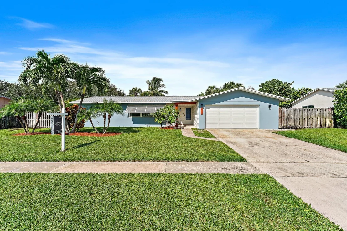 Photo of 214 Circle W