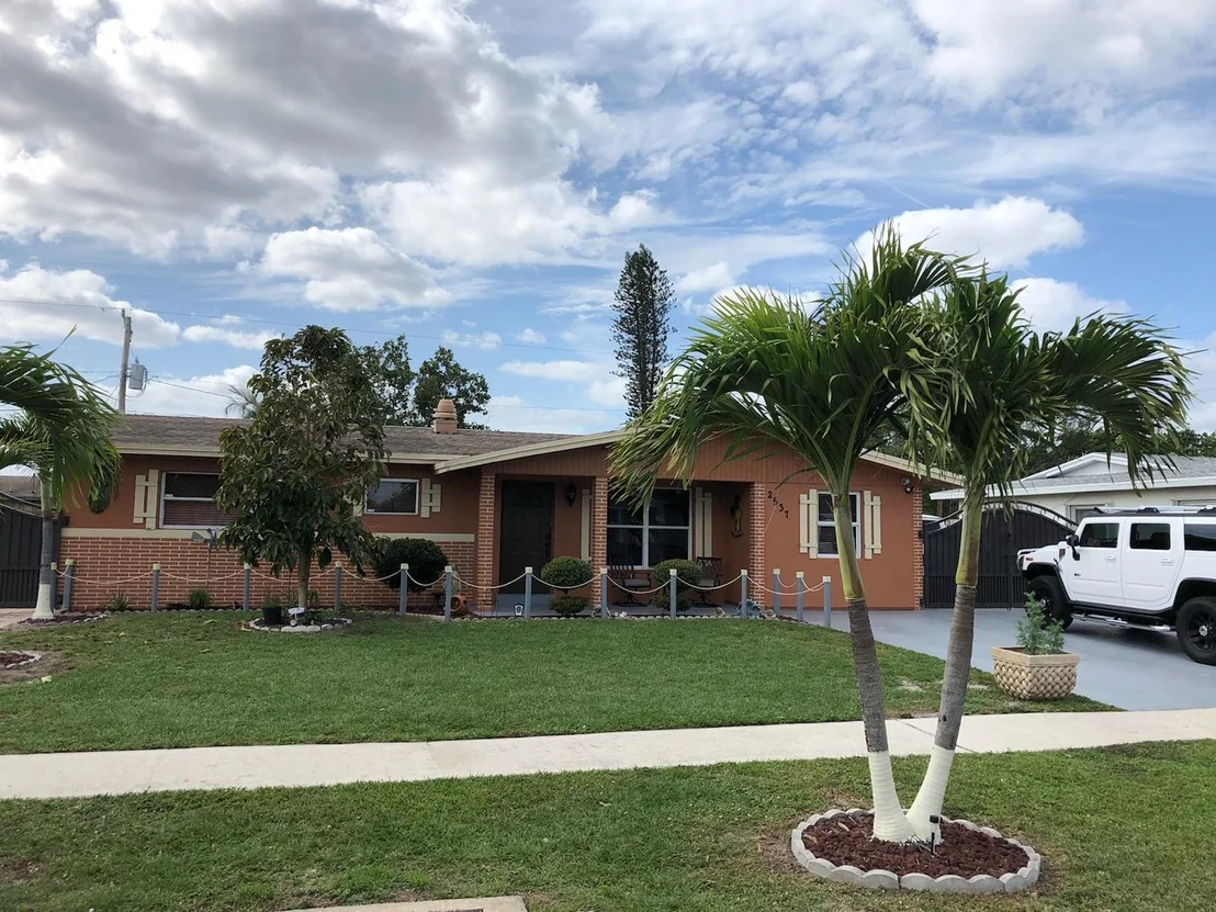Photo of 2537 Cedarcrest Road
