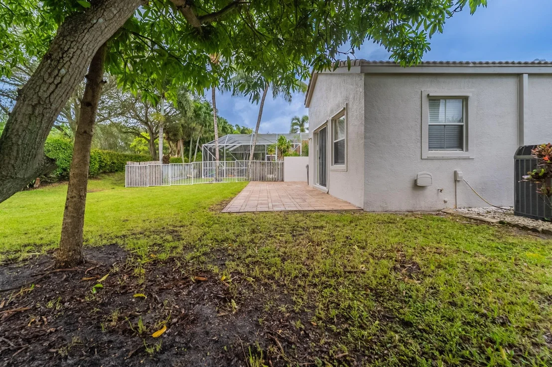 Photo of 6359 Stonehurst Circle