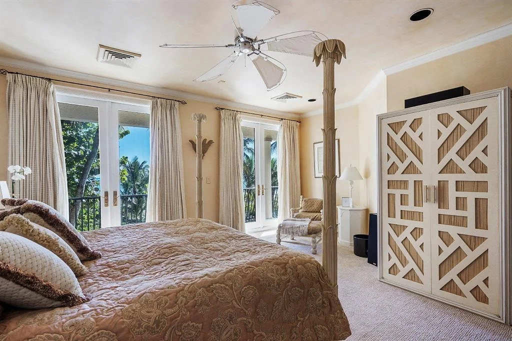 Photo of 719 N Ocean Boulevard