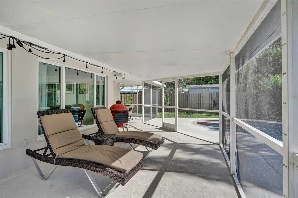Photo of 371 SE 5th Avenue