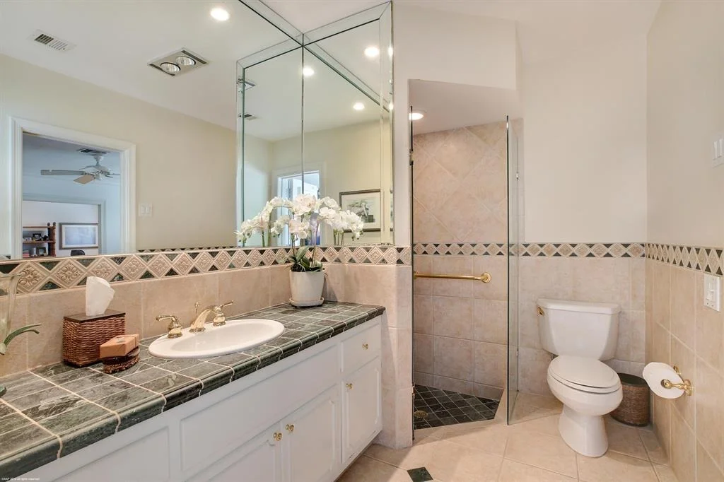 Photo of 921 Hickory Terrace