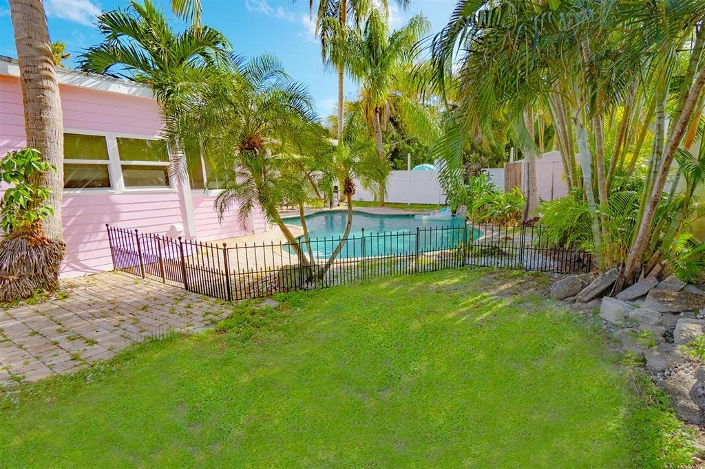 Photo of 3218 Palm Drive