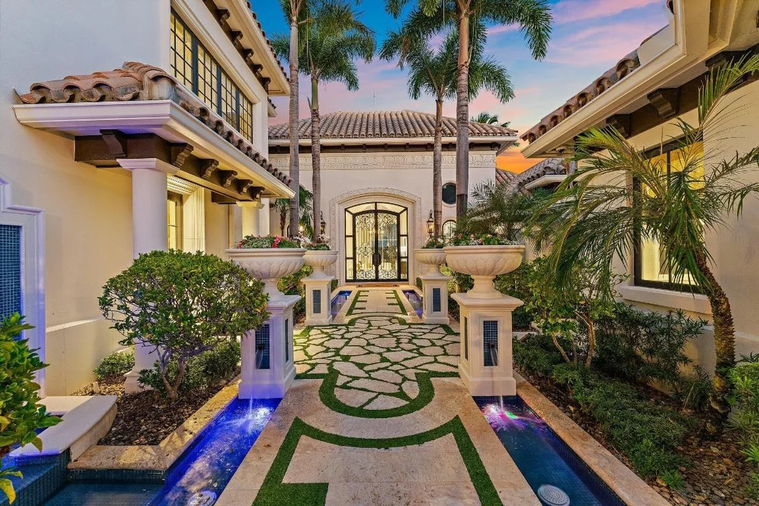 Photo of 372 Regatta Drive
