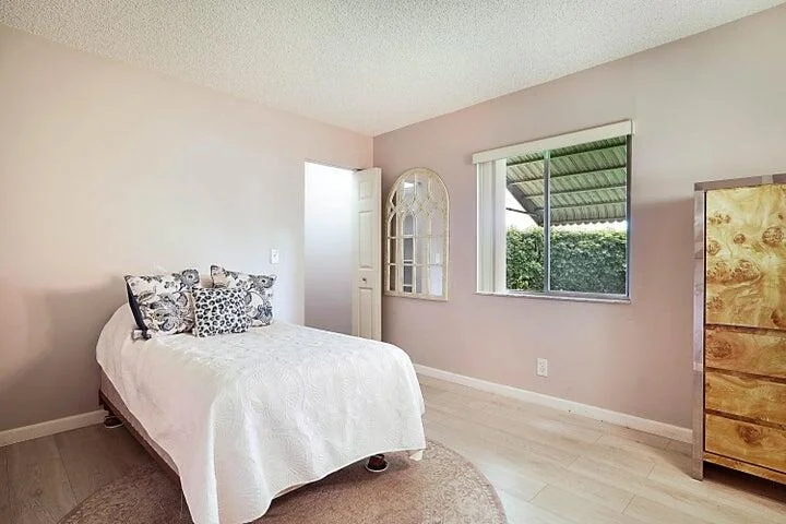 Photo of Unit D1 at 306 Pine Ridge Circle