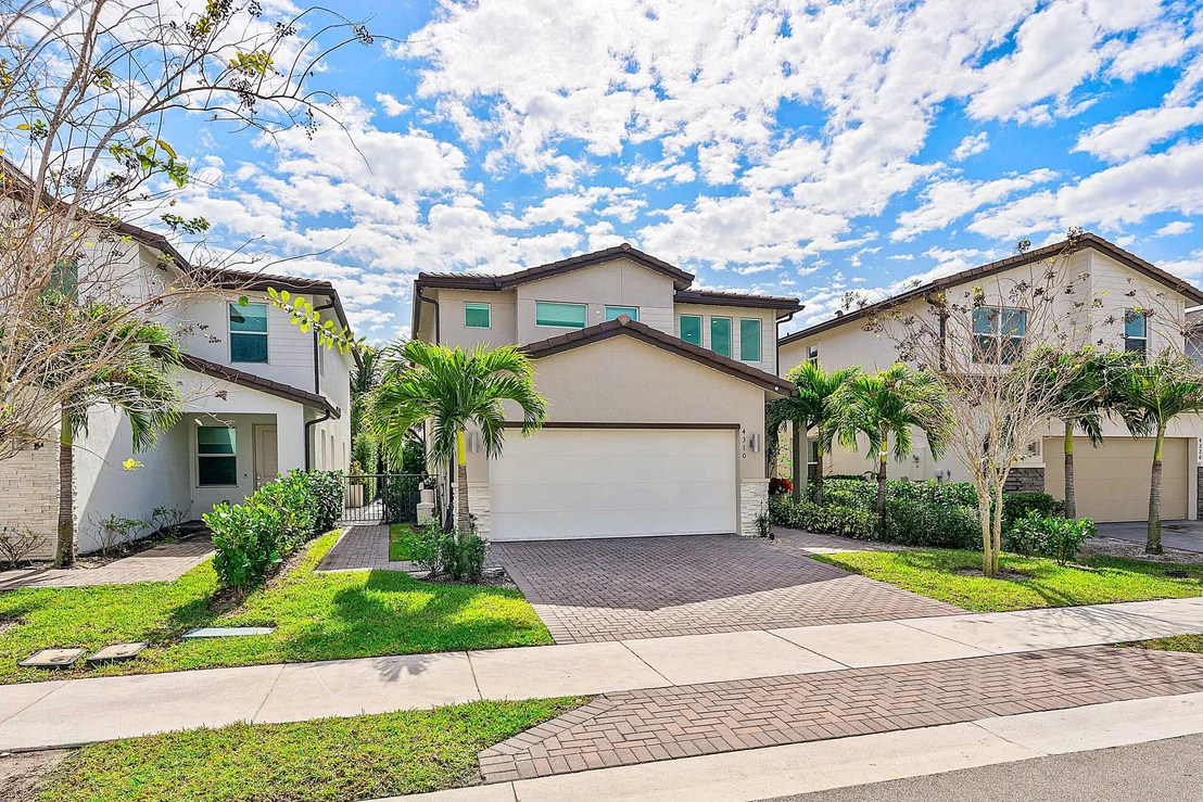 Photo of 4310 Buttonwood Drive