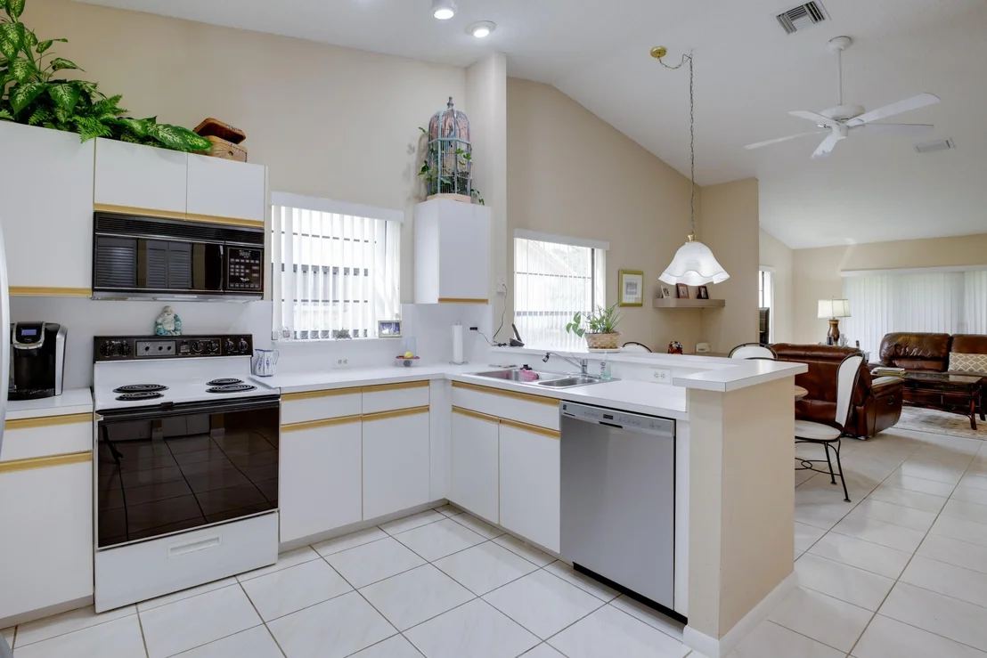 Photo of 8421 Leeway Lane