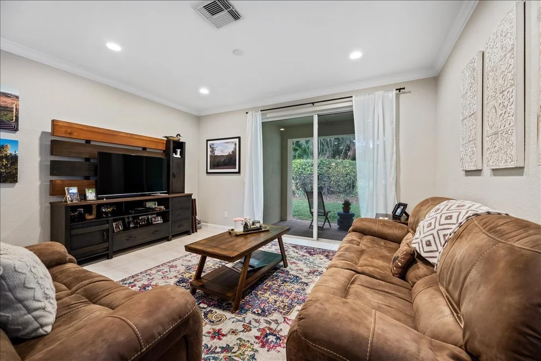 Photo of 9238 Silver Glen Way