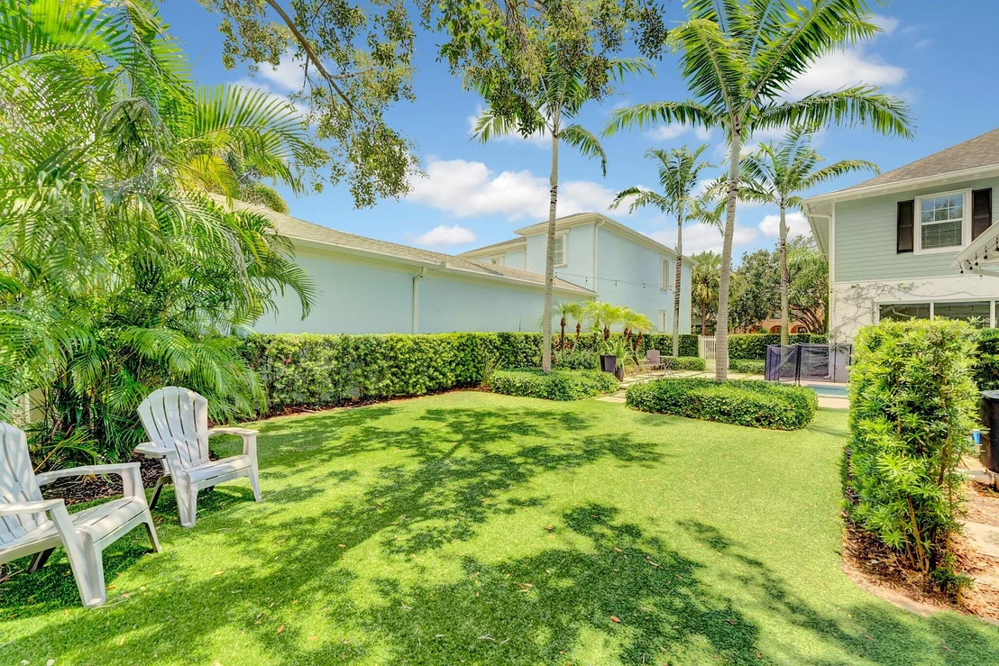 Photo of 2632 E Community Drive