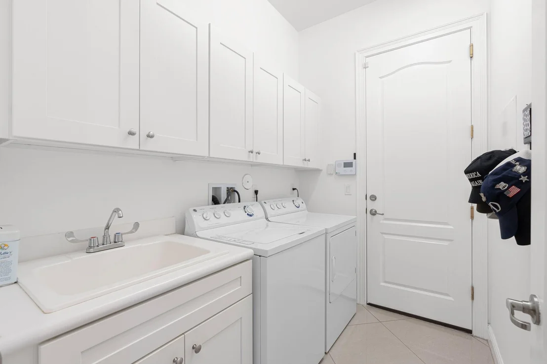 Photo of 9130 Edgewater Bend
