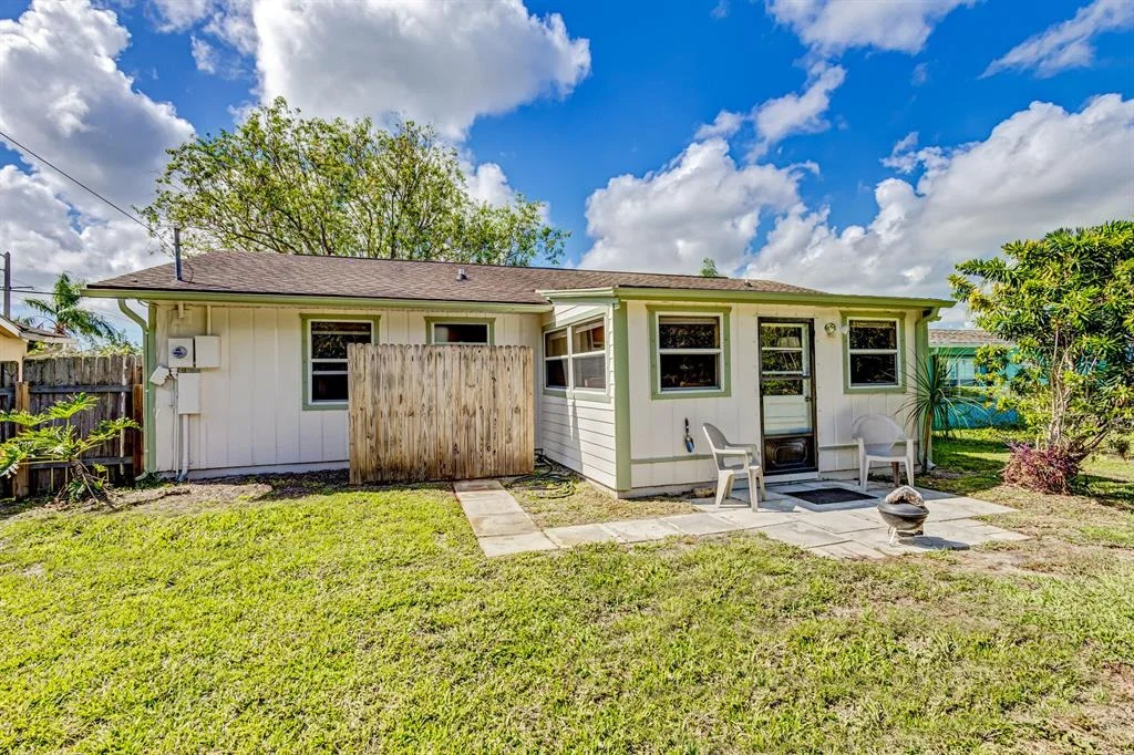 Photo of 3003 SE Bamboo Street