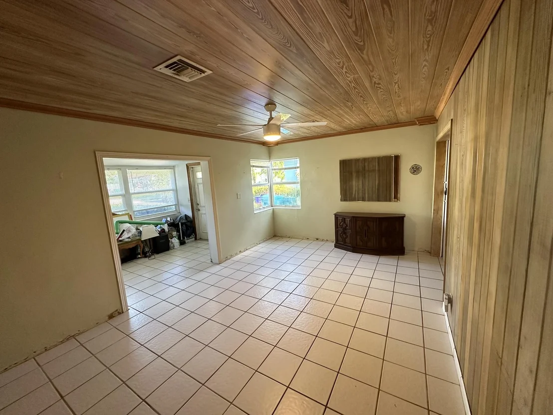 Photo of 914 SE 3rd Street