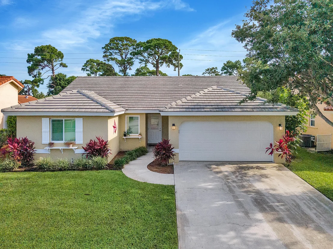 Photo of 5161 Rosen Boulevard