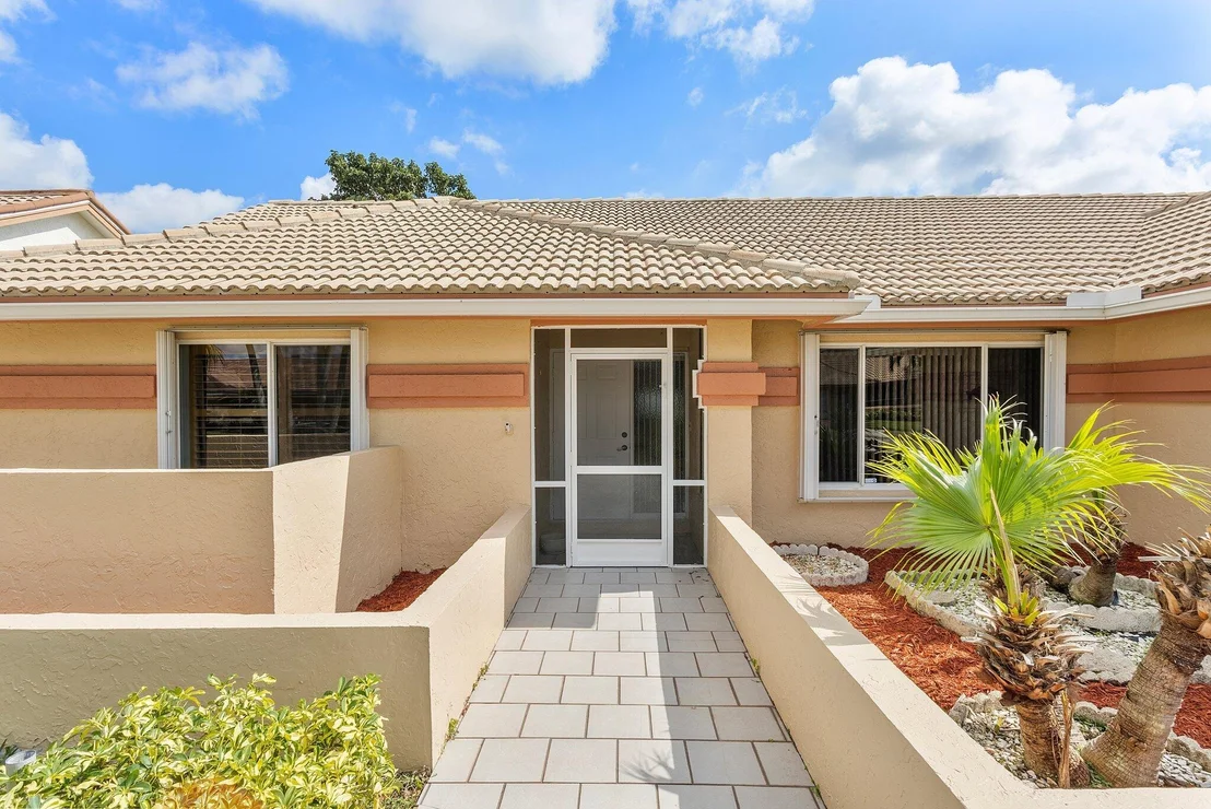 Photo of 9776 Sun Pointe Drive