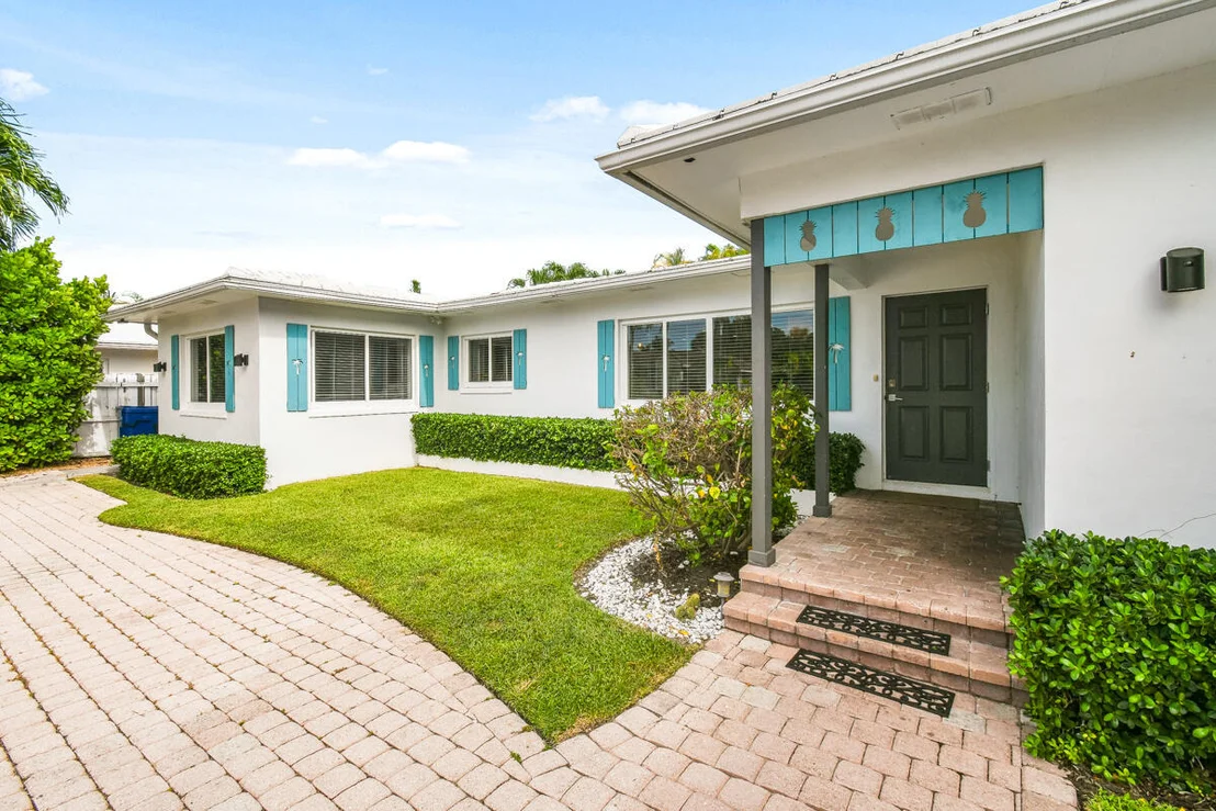 Photo of 1182 Beach Road