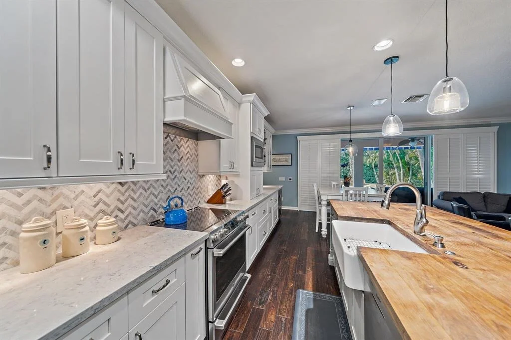Photo of 338 Caravelle Drive