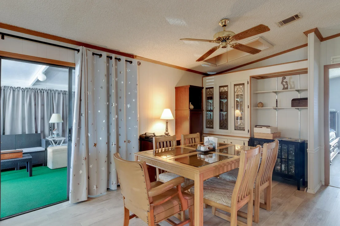 Photo of 901 Oleander Circle