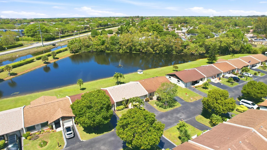 Photo of 15924 Laurel Oak Circle