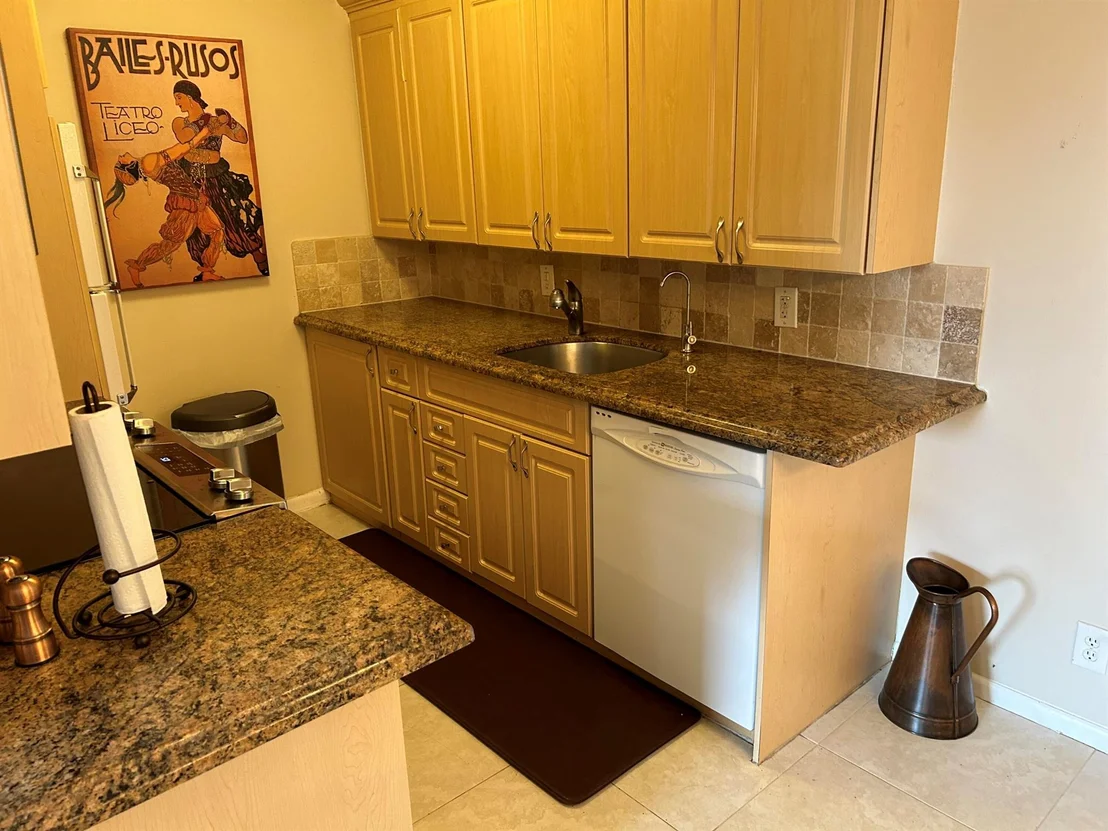 Photo of 3048 Cornwall C