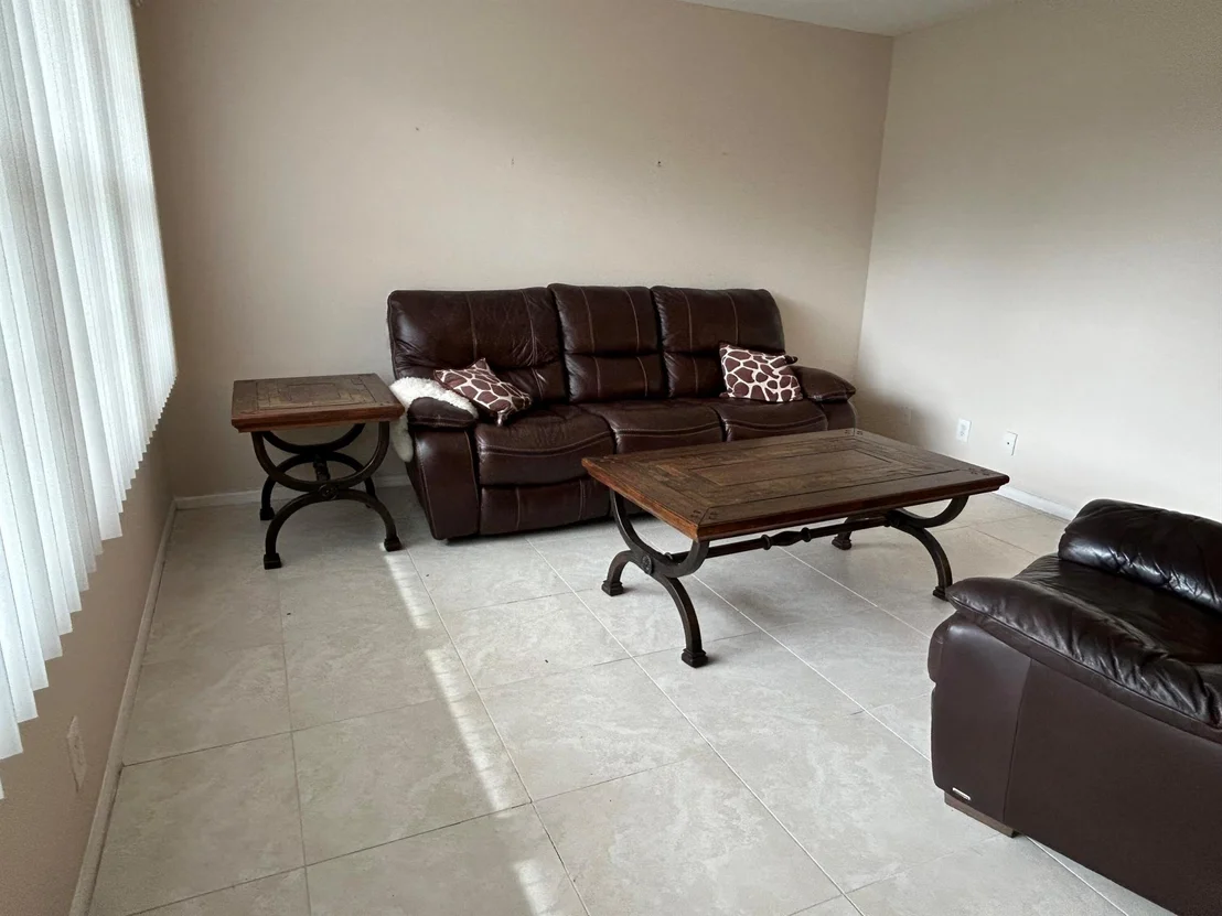 Photo of 3048 Cornwall C
