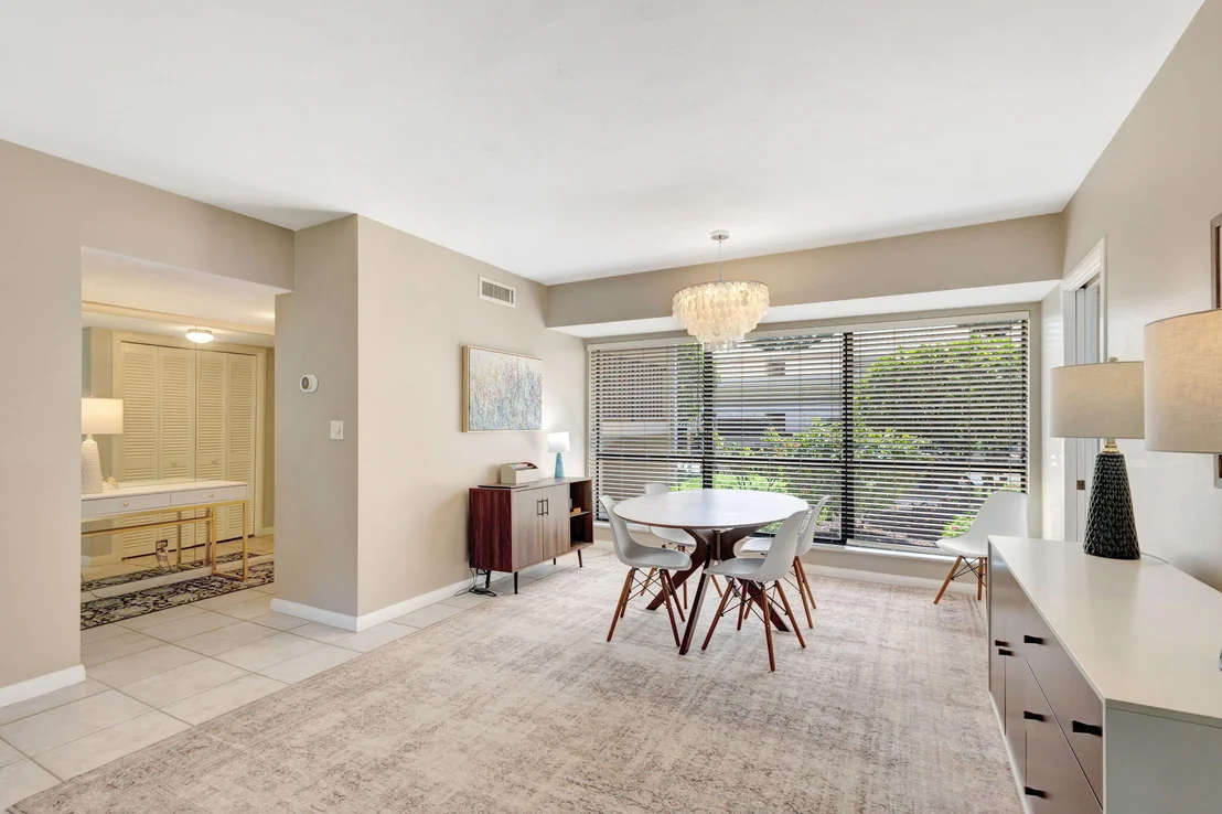 Photo of Unit UNITB at 11 SE Concourse Drive
