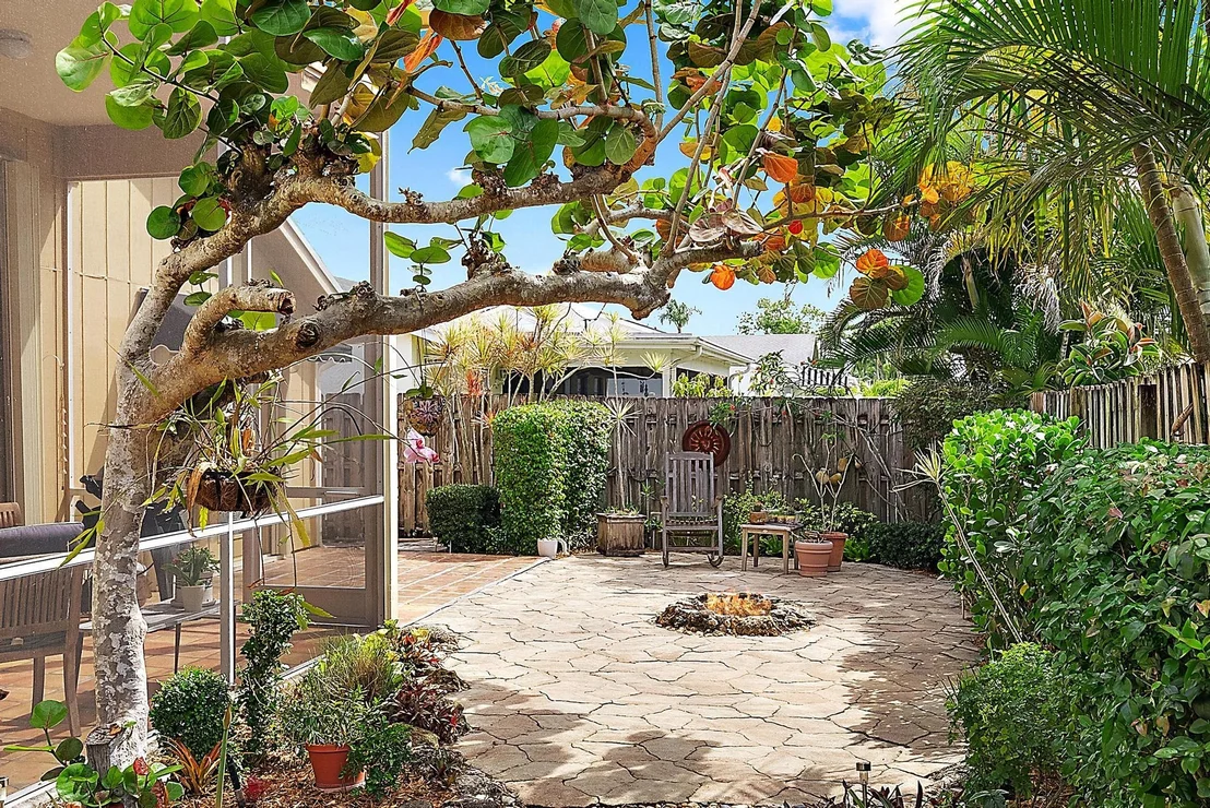 Photo of 6238 Dania Street