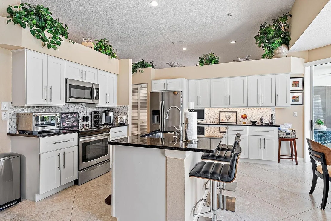 Photo of 240 Eagleton Estate Boulevard