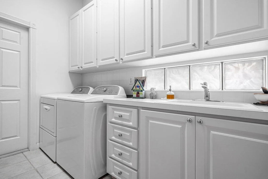 Photo of 4775 Lakeland Drive
