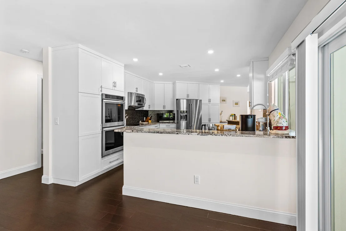 Photo of 2401 Banyan Road