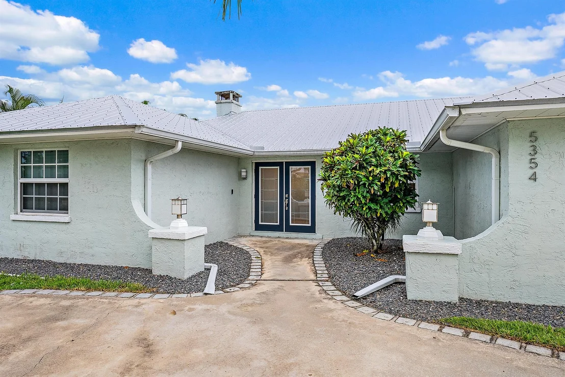 Photo of 5354 SE Horseshoe Point Road