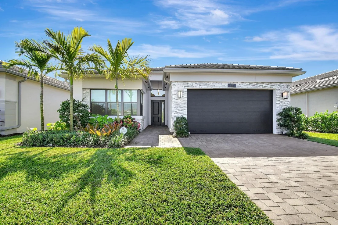 Photo of 9375 Mountain Pine Grove