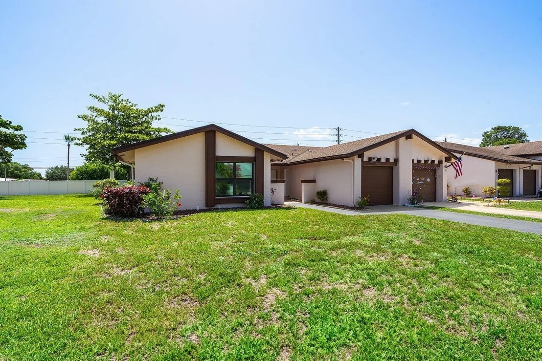 Photo of 6127 Elsinore Circle