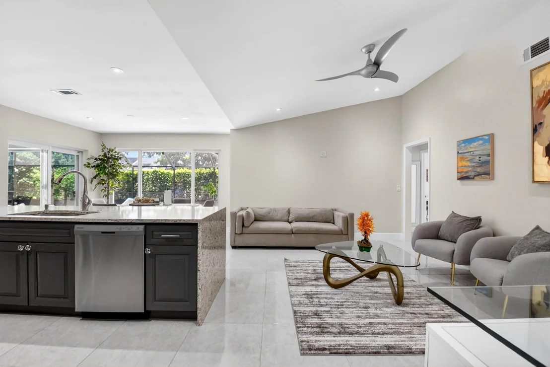 Photo of 990 Hickory Trail