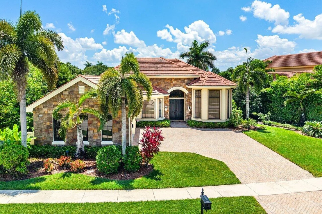 Photo of 3592 Collonade Drive