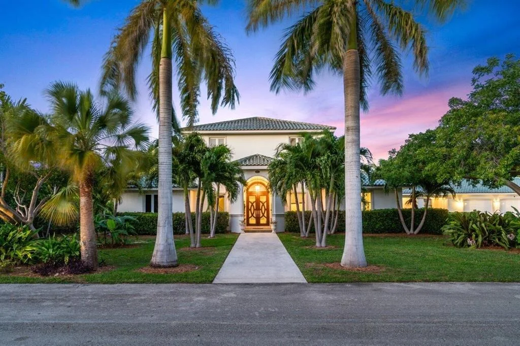 Photo of 804 Marbella Lane E