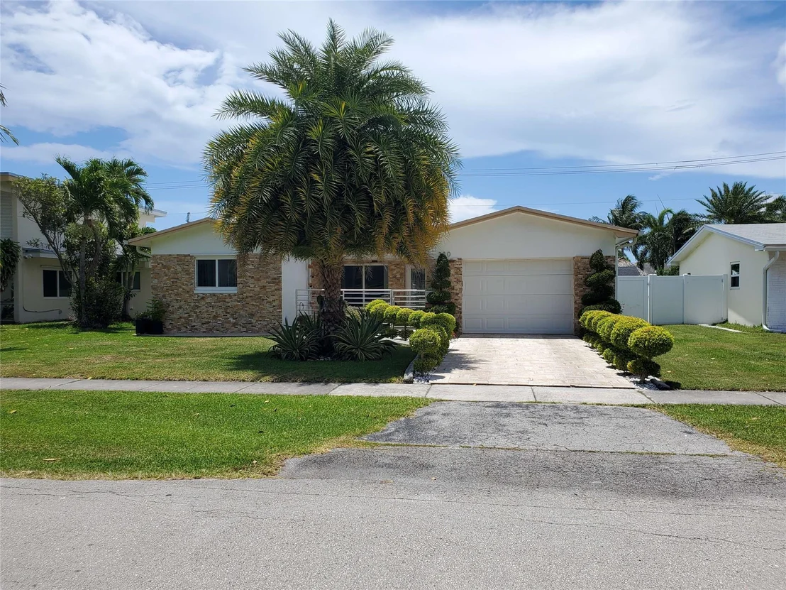 Photo of 330 SE 3 Street